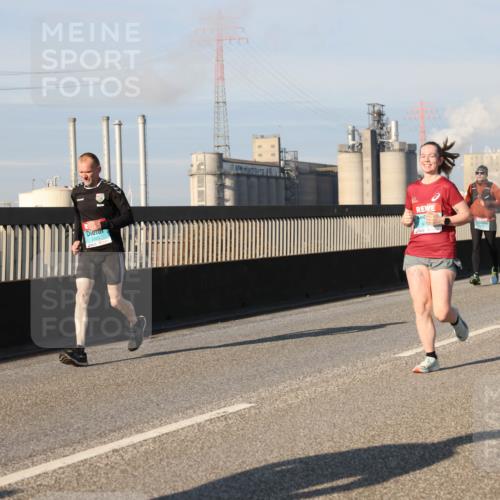 03.10.2025 - Köhlbrandbrückenlauf Lena Gebhardt http://msf.ph/oto/9132764 03.10.2025 09:50:40 Position 2 1402 meine-sportfotos.de
