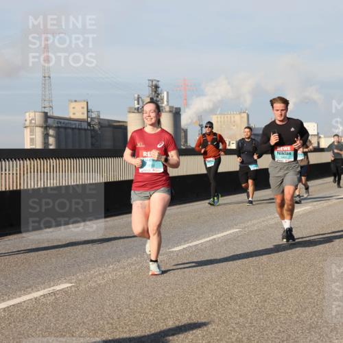 03.10.2025 - Köhlbrandbrückenlauf Lena Gebhardt http://msf.ph/oto/9132769 03.10.2025 09:50:40 Position 2 410 meine-sportfotos.de