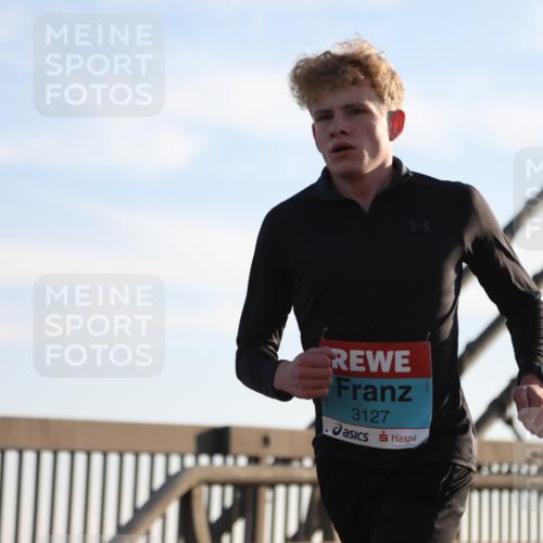 03.10.2025 - Köhlbrandbrückenlauf Yannick Fuchs http://msf.ph/oto/9132774 03.10.2025 08:19:08 Position 1 3127 meine-sportfotos.de