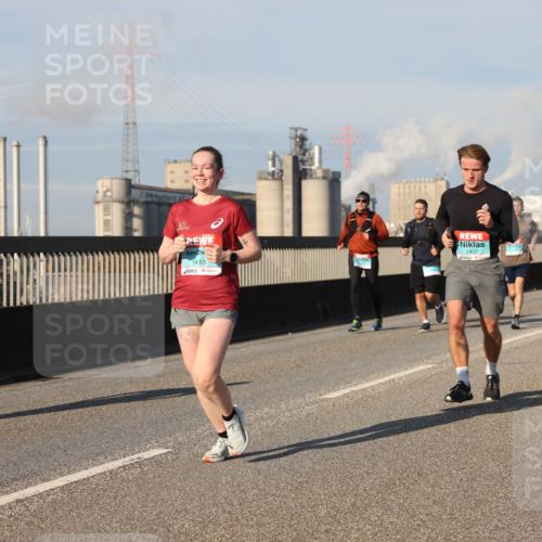 03.10.2025 - Köhlbrandbrückenlauf Lena Gebhardt http://msf.ph/oto/9132779 03.10.2025 09:50:40 Position 2 1410, 1402 meine-sportfotos.de