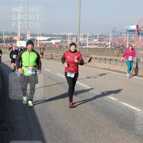 03.10.2025 - Köhlbrandbrückenlauf Yannick Fuchs http://msf.ph/oto/9132785 03.10.2025 09:05:07 Position 2 2517 meine-sportfotos.de