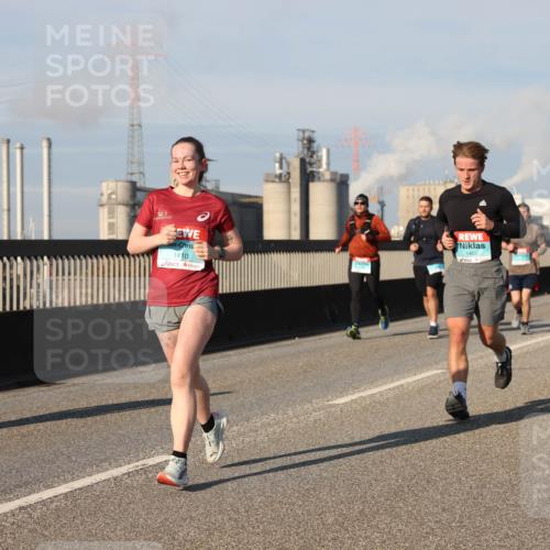 03.10.2025 - Köhlbrandbrückenlauf Lena Gebhardt http://msf.ph/oto/9132786 03.10.2025 09:50:40 Position 2 1410, 1402 meine-sportfotos.de