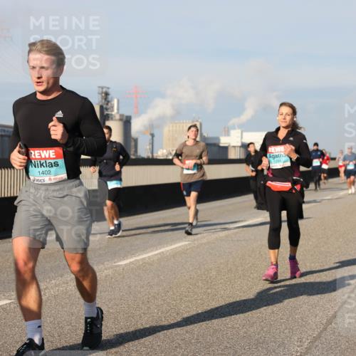 03.10.2025 - Köhlbrandbrückenlauf Lena Gebhardt http://msf.ph/oto/9132802 03.10.2025 09:50:42 Position 2 1402, 1294 meine-sportfotos.de