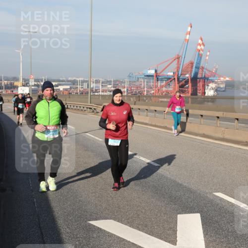 03.10.2025 - Köhlbrandbrückenlauf Yannick Fuchs http://msf.ph/oto/9132805 03.10.2025 09:05:08 Position 2 2517 meine-sportfotos.de