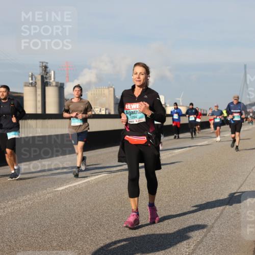 03.10.2025 - Köhlbrandbrückenlauf Lena Gebhardt http://msf.ph/oto/9132818 03.10.2025 09:50:42 Position 2 5, 1294 meine-sportfotos.de