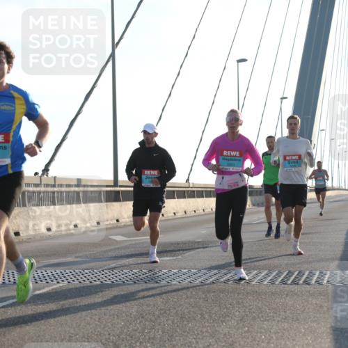 03.10.2025 - Köhlbrandbrückenlauf Yannick Fuchs http://msf.ph/oto/9132823 03.10.2025 08:19:23 Position 1 3304, 3203 meine-sportfotos.de
