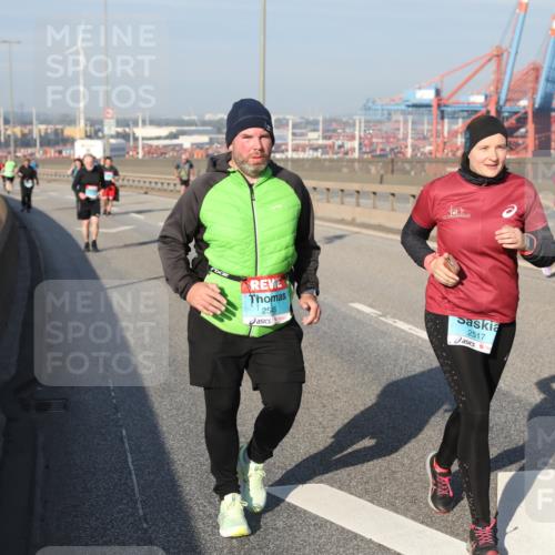 03.10.2025 - Köhlbrandbrückenlauf Yannick Fuchs http://msf.ph/oto/9132824 03.10.2025 09:05:10 Position 2 2, 2545, 2517 meine-sportfotos.de