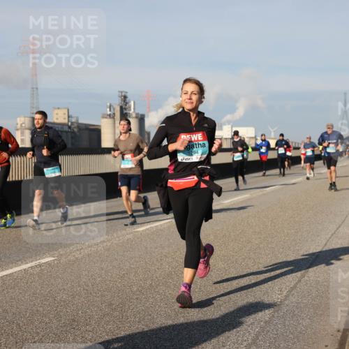 03.10.2025 - Köhlbrandbrückenlauf Lena Gebhardt http://msf.ph/oto/9132826 03.10.2025 09:50:43 Position 2 1294 meine-sportfotos.de