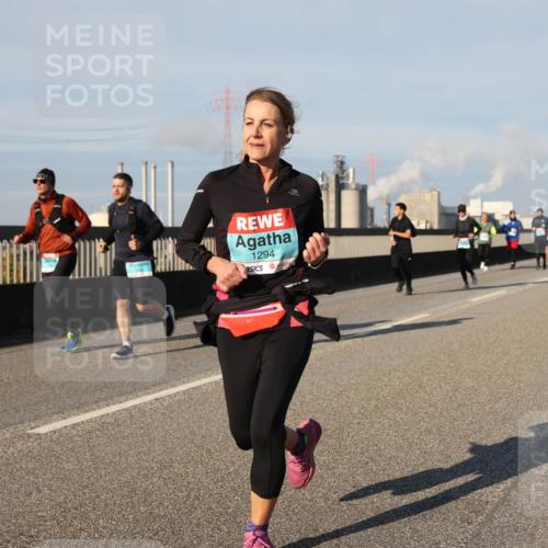 03.10.2025 - Köhlbrandbrückenlauf Lena Gebhardt http://msf.ph/oto/9132837 03.10.2025 09:50:44 Position 2 1294 meine-sportfotos.de