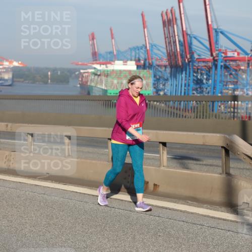 03.10.2025 - Köhlbrandbrückenlauf Yannick Fuchs http://msf.ph/oto/9132847 03.10.2025 09:05:13 Position 2  meine-sportfotos.de