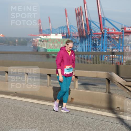 03.10.2025 - Köhlbrandbrückenlauf Yannick Fuchs http://msf.ph/oto/9132851 03.10.2025 09:05:13 Position 2 2666 meine-sportfotos.de