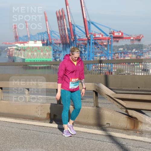03.10.2025 - Köhlbrandbrückenlauf Yannick Fuchs http://msf.ph/oto/9132856 03.10.2025 09:05:13 Position 2 2666 meine-sportfotos.de