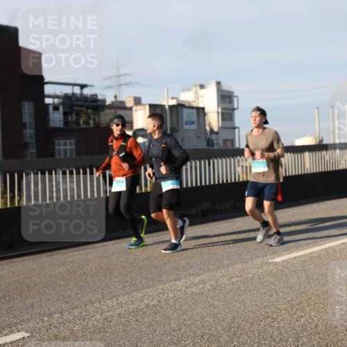 03.10.2025 - Köhlbrandbrückenlauf Lena Gebhardt http://msf.ph/oto/9132862 03.10.2025 09:50:45 Position 2  meine-sportfotos.de