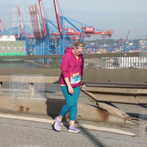 03.10.2025 - Köhlbrandbrückenlauf Yannick Fuchs http://msf.ph/oto/9132865 03.10.2025 09:05:14 Position 2 2666 meine-sportfotos.de