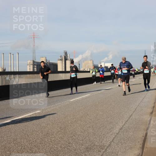 03.10.2025 - Köhlbrandbrückenlauf Lena Gebhardt http://msf.ph/oto/9132873 03.10.2025 09:50:46 Position 2  meine-sportfotos.de