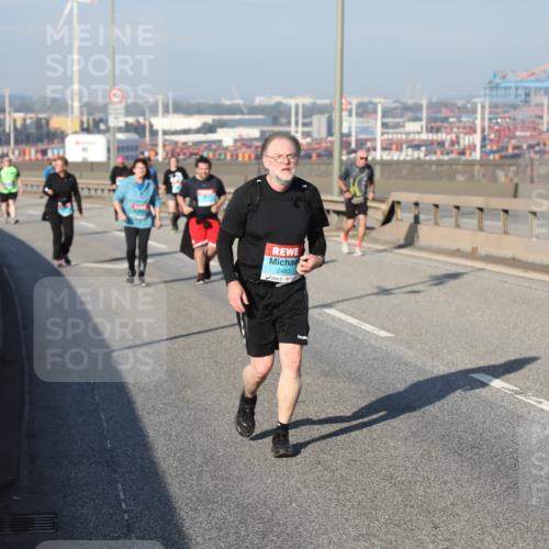 03.10.2025 - Köhlbrandbrückenlauf Yannick Fuchs http://msf.ph/oto/9132887 03.10.2025 09:05:16 Position 2 2483 meine-sportfotos.de