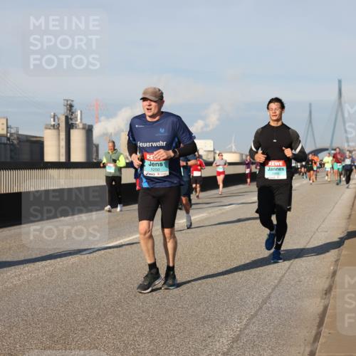 03.10.2025 - Köhlbrandbrückenlauf Lena Gebhardt http://msf.ph/oto/9132904 03.10.2025 09:50:47 Position 2 1250, 1089 meine-sportfotos.de