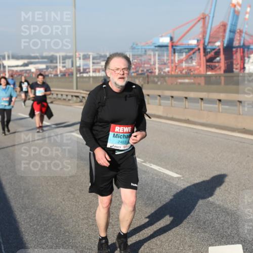 03.10.2025 - Köhlbrandbrückenlauf Yannick Fuchs http://msf.ph/oto/9132912 03.10.2025 09:05:19 Position 2 2483 meine-sportfotos.de