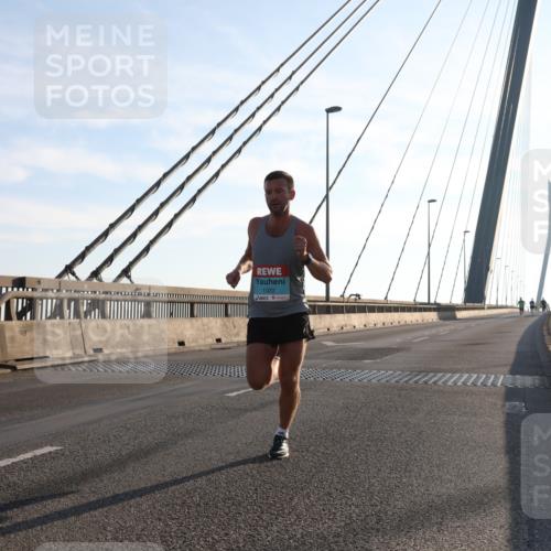 03.10.2025 - Köhlbrandbrückenlauf Yannick Fuchs http://msf.ph/oto/9132926 03.10.2025 08:19:28 Position 1 1022 meine-sportfotos.de