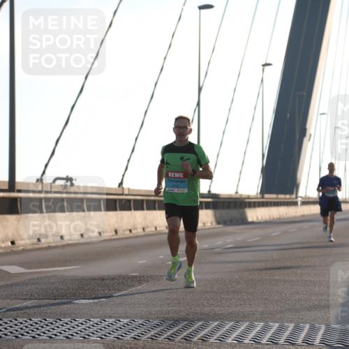 03.10.2025 - Köhlbrandbrückenlauf Yannick Fuchs http://msf.ph/oto/9132936 03.10.2025 08:19:40 Position 1 2702 meine-sportfotos.de