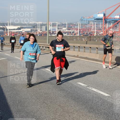 03.10.2025 - Köhlbrandbrückenlauf Yannick Fuchs http://msf.ph/oto/9132956 03.10.2025 09:05:23 Position 2 2178, 2179 meine-sportfotos.de