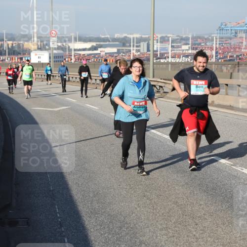 03.10.2025 - Köhlbrandbrückenlauf Yannick Fuchs http://msf.ph/oto/9132964 03.10.2025 09:05:23 Position 2 2179 meine-sportfotos.de
