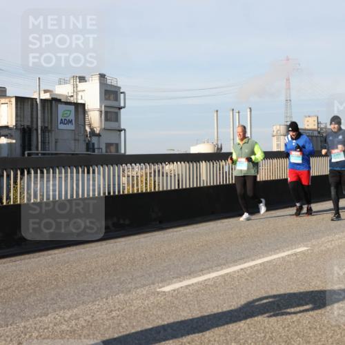 03.10.2025 - Köhlbrandbrückenlauf Lena Gebhardt http://msf.ph/oto/9132968 03.10.2025 09:50:51 Position 2  meine-sportfotos.de