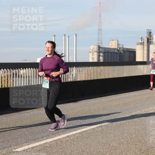 03.10.2025 - Köhlbrandbrückenlauf Lena Gebhardt http://msf.ph/oto/9133028 03.10.2025 09:50:57 Position 2  meine-sportfotos.de