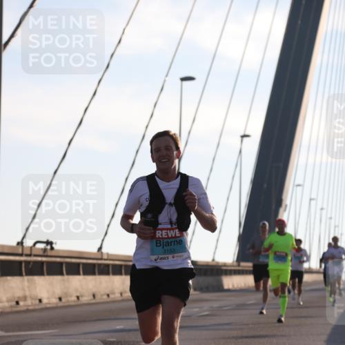 03.10.2025 - Köhlbrandbrückenlauf Yannick Fuchs http://msf.ph/oto/9133040 03.10.2025 08:19:55 Position 1 3153 meine-sportfotos.de