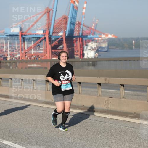 03.10.2025 - Köhlbrandbrückenlauf Yannick Fuchs http://msf.ph/oto/9133048 03.10.2025 09:05:33 Position 2 3370 meine-sportfotos.de