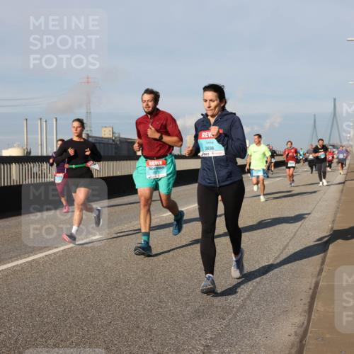 03.10.2025 - Köhlbrandbrückenlauf Lena Gebhardt http://msf.ph/oto/9133059 03.10.2025 09:50:59 Position 2 3838, 3177 meine-sportfotos.de