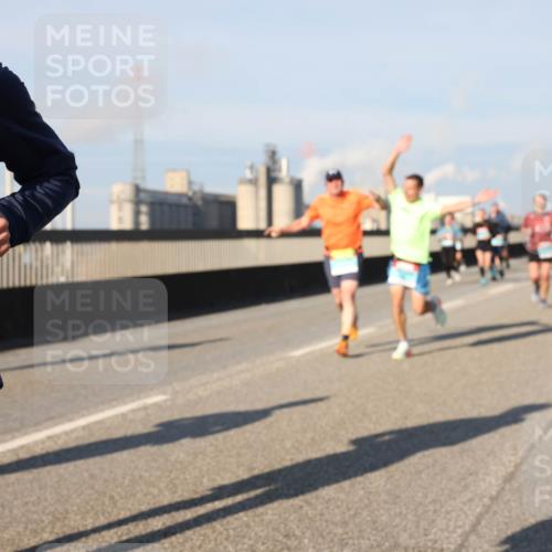 03.10.2025 - Köhlbrandbrückenlauf Lena Gebhardt http://msf.ph/oto/9133069 03.10.2025 09:51:00 Position 2  meine-sportfotos.de