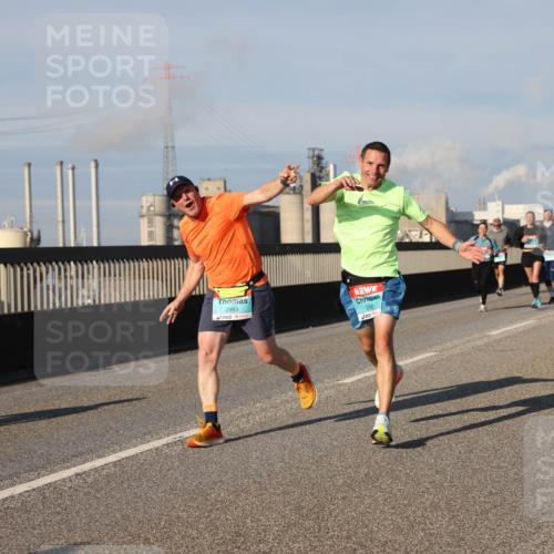 03.10.2025 - Köhlbrandbrückenlauf Lena Gebhardt http://msf.ph/oto/9133086 03.10.2025 09:51:01 Position 2 2983, 296 meine-sportfotos.de
