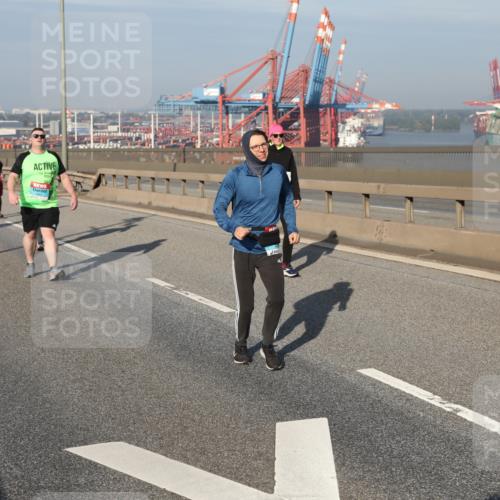 03.10.2025 - Köhlbrandbrückenlauf Yannick Fuchs http://msf.ph/oto/9133108 03.10.2025 09:05:38 Position 2  meine-sportfotos.de
