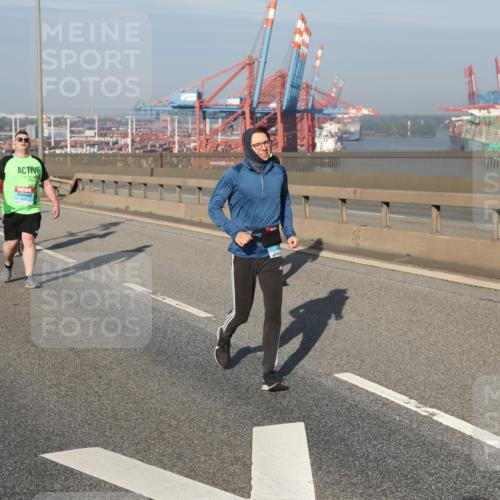 03.10.2025 - Köhlbrandbrückenlauf Yannick Fuchs http://msf.ph/oto/9133112 03.10.2025 09:05:38 Position 2  meine-sportfotos.de