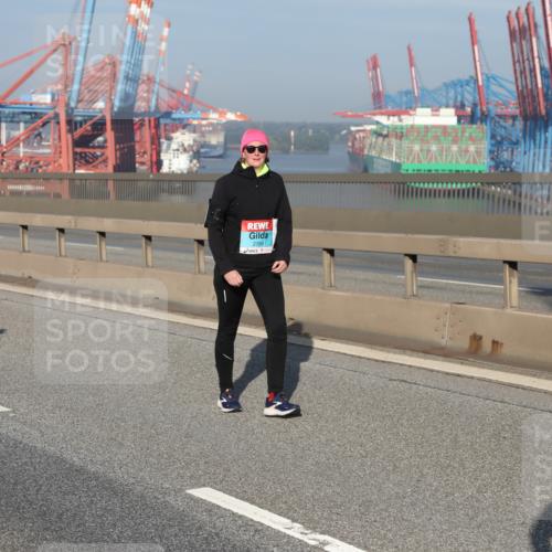 03.10.2025 - Köhlbrandbrückenlauf Yannick Fuchs http://msf.ph/oto/9133131 03.10.2025 09:05:39 Position 2 2394 meine-sportfotos.de