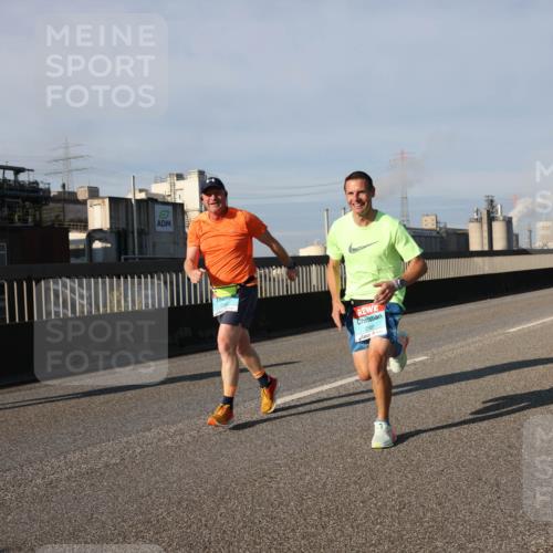 03.10.2025 - Köhlbrandbrückenlauf Lena Gebhardt http://msf.ph/oto/9133135 03.10.2025 09:51:02 Position 2 2981 meine-sportfotos.de