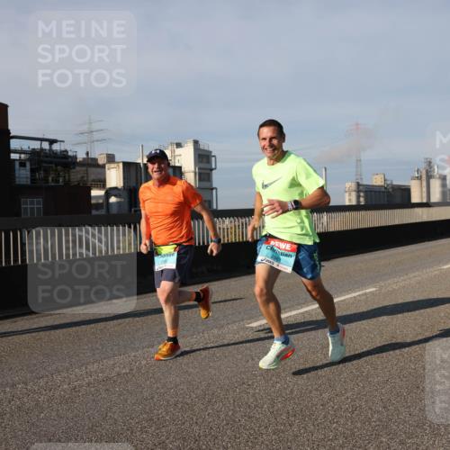 03.10.2025 - Köhlbrandbrückenlauf Lena Gebhardt http://msf.ph/oto/9133145 03.10.2025 09:51:02 Position 2 2981 meine-sportfotos.de