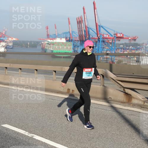 03.10.2025 - Köhlbrandbrückenlauf Yannick Fuchs http://msf.ph/oto/9133152 03.10.2025 09:05:41 Position 2 2394 meine-sportfotos.de