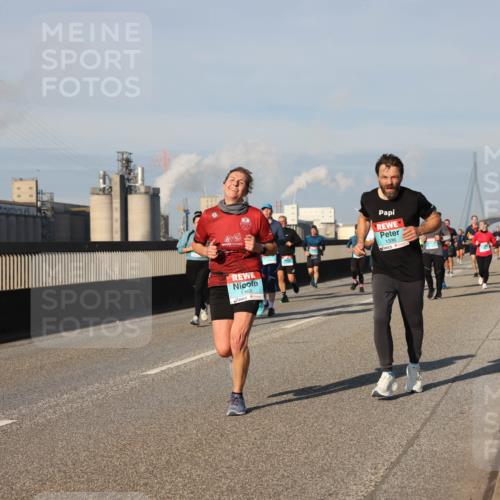 03.10.2025 - Köhlbrandbrückenlauf Lena Gebhardt http://msf.ph/oto/9133154 03.10.2025 09:51:03 Position 2 1363, 1336 meine-sportfotos.de