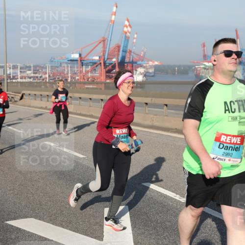 03.10.2025 - Köhlbrandbrückenlauf Yannick Fuchs http://msf.ph/oto/9133197 03.10.2025 09:05:44 Position 2 284, 2992 meine-sportfotos.de