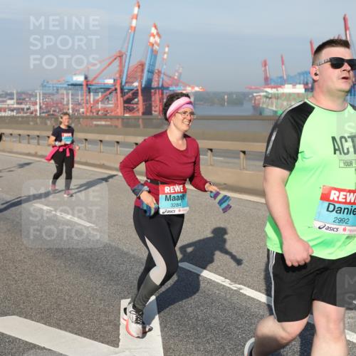 03.10.2025 - Köhlbrandbrückenlauf Yannick Fuchs http://msf.ph/oto/9133202 03.10.2025 09:05:44 Position 2 3284, 2992 meine-sportfotos.de