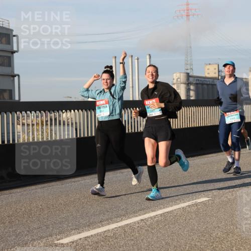 03.10.2025 - Köhlbrandbrückenlauf Lena Gebhardt http://msf.ph/oto/9133207 03.10.2025 09:51:05 Position 2 3362, 3361, 1364 meine-sportfotos.de