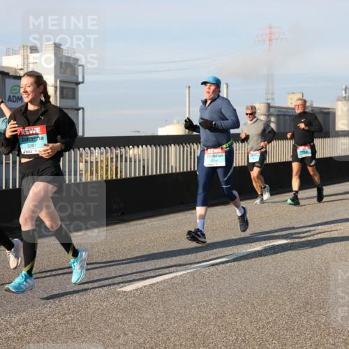 03.10.2025 - Köhlbrandbrückenlauf Lena Gebhardt http://msf.ph/oto/9133221 03.10.2025 09:51:06 Position 2 3362, 3361, 1364 meine-sportfotos.de