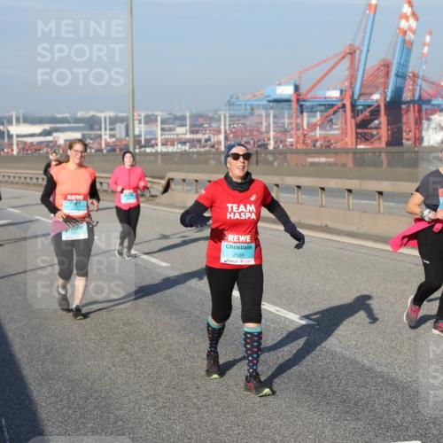 03.10.2025 - Köhlbrandbrückenlauf Yannick Fuchs http://msf.ph/oto/9133235 03.10.2025 09:05:46 Position 2 2516, 2565 meine-sportfotos.de