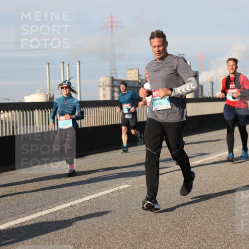 03.10.2025 - Köhlbrandbrückenlauf Lena Gebhardt http://msf.ph/oto/9133259 03.10.2025 09:51:08 Position 2 3778, 1172, 26 meine-sportfotos.de