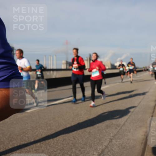 03.10.2025 - Köhlbrandbrückenlauf Lena Gebhardt http://msf.ph/oto/9133284 03.10.2025 09:51:10 Position 2  meine-sportfotos.de
