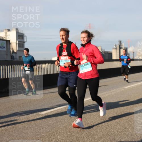 03.10.2025 - Köhlbrandbrückenlauf Lena Gebhardt http://msf.ph/oto/9133289 03.10.2025 09:51:10 Position 2 1716 meine-sportfotos.de