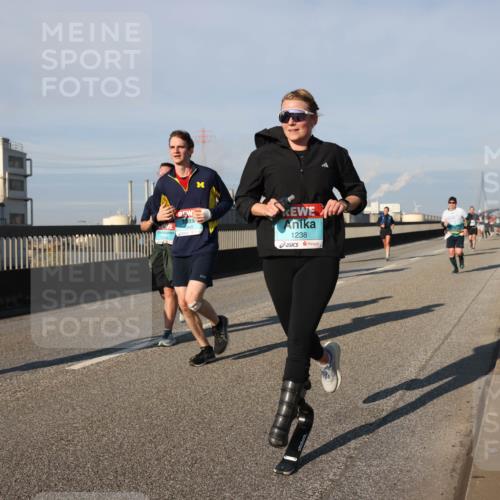 03.10.2025 - Köhlbrandbrückenlauf Lena Gebhardt http://msf.ph/oto/9133324 03.10.2025 09:51:13 Position 2 1238 meine-sportfotos.de