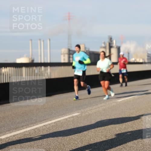 03.10.2025 - Köhlbrandbrückenlauf Lena Gebhardt http://msf.ph/oto/9133332 03.10.2025 09:51:14 Position 2  meine-sportfotos.de